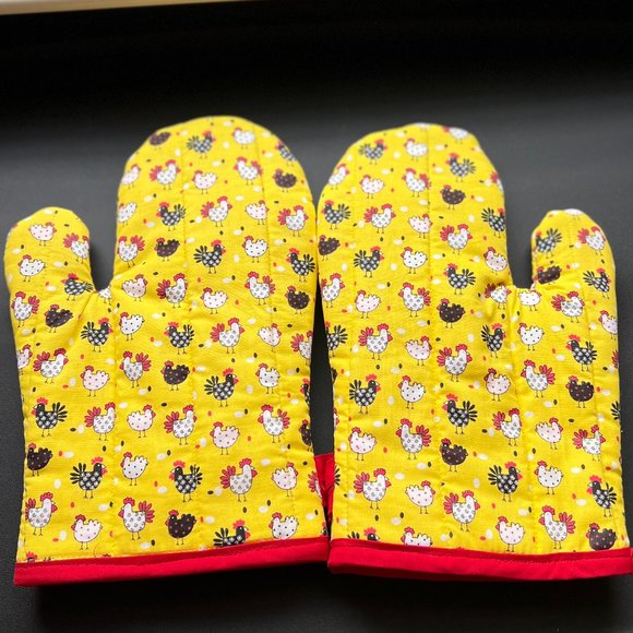 SOLD-Oven Mitts cute little chicken print Handmade - Picture 5 of 9